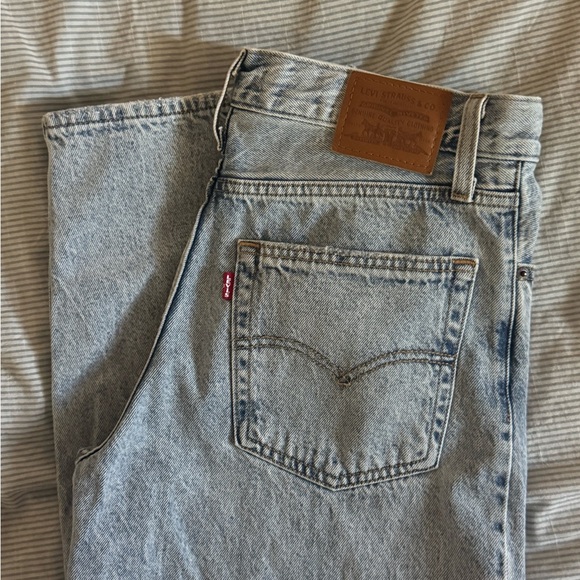 Levi's Women's Light Blue Boyfriend Jeans - Picture 1 of 6